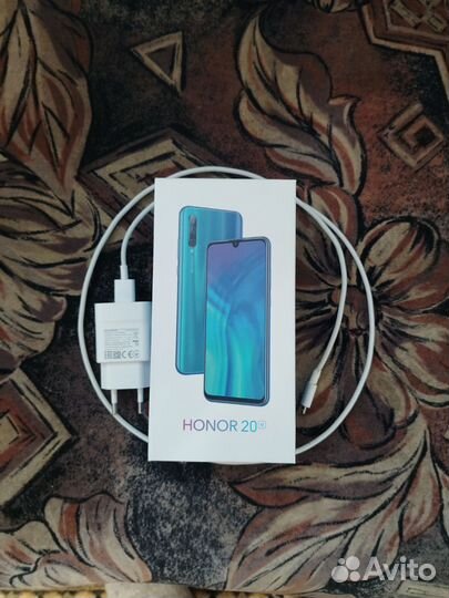 HONOR 20e, 4/64 ГБ