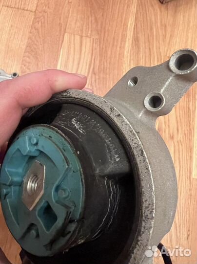 Опора подушка АКПП Audi A8 лев