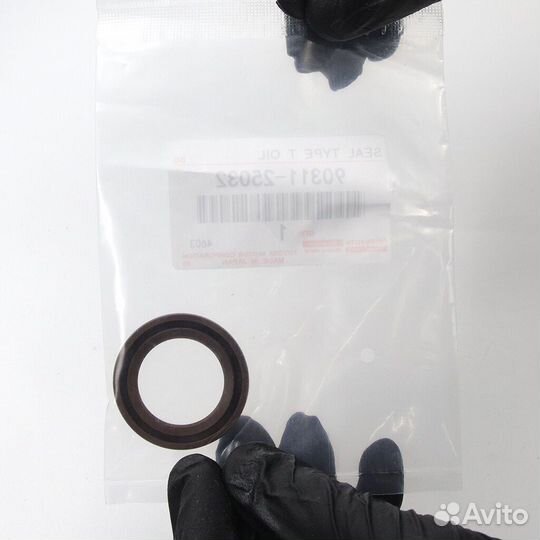 Сальник коленвала Toyota