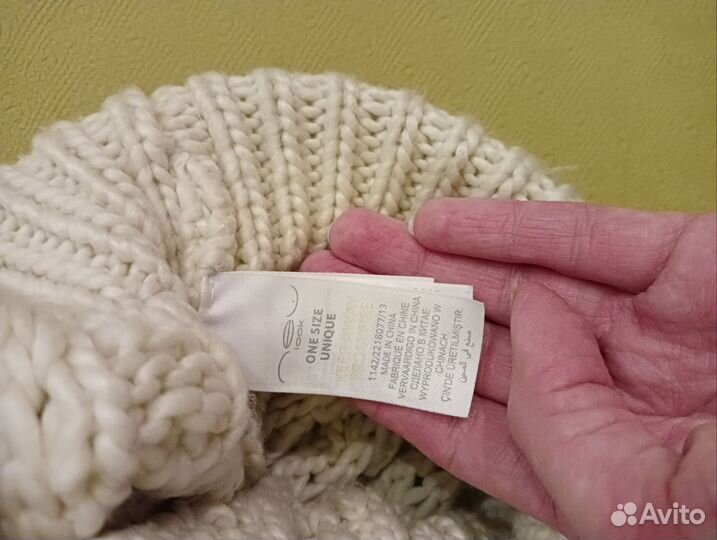 Комплект шапка и митенки