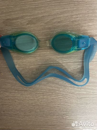 Очки для плавания