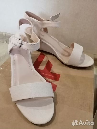 Сандалии женские 38 размер