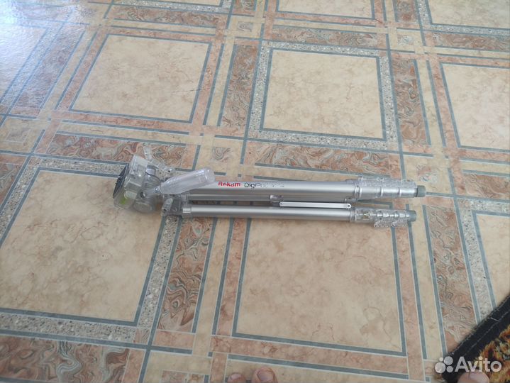 Штатив для фотоаппарата