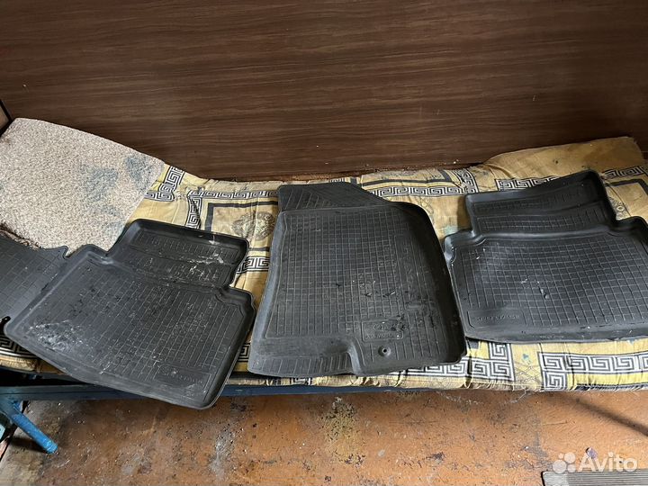 Ковры резиновые в машину