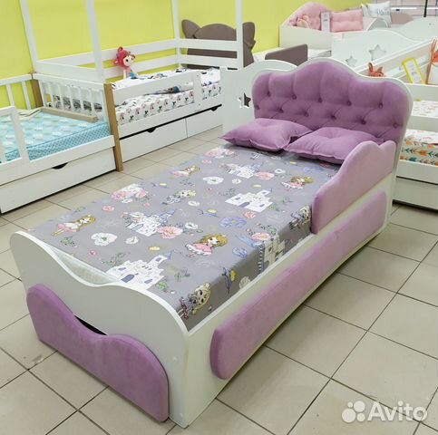 Детская кровать с мягким изголовьем