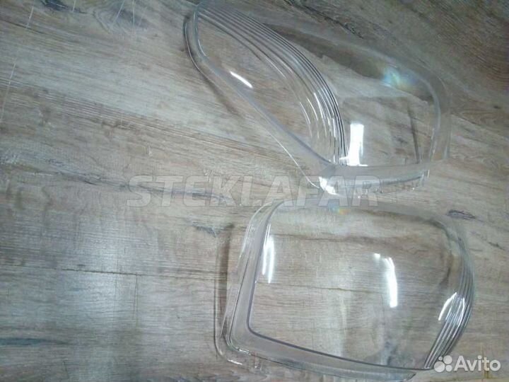 Стекло фары Toyota RAV4 20 (2000-2003) дорестайли