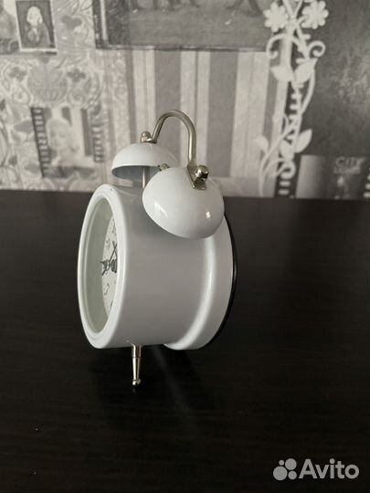 Часы будильник