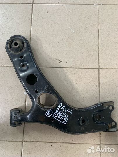 Передний правый рычаг Toyota Rav 4 ca40 0669