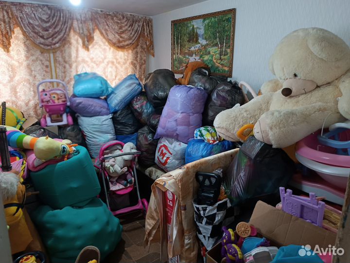 Отдаем детские вещи