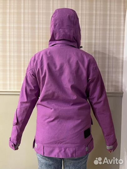 Сноубордическа (горнолыжная) куртка