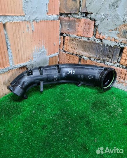 Патрубок турбины Skoda Octavia A5