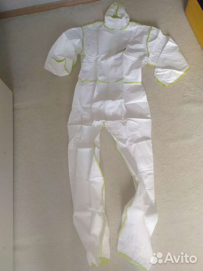Защитный костюм