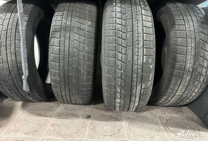 Yokohama Ice Guard IG60 215/55 R17