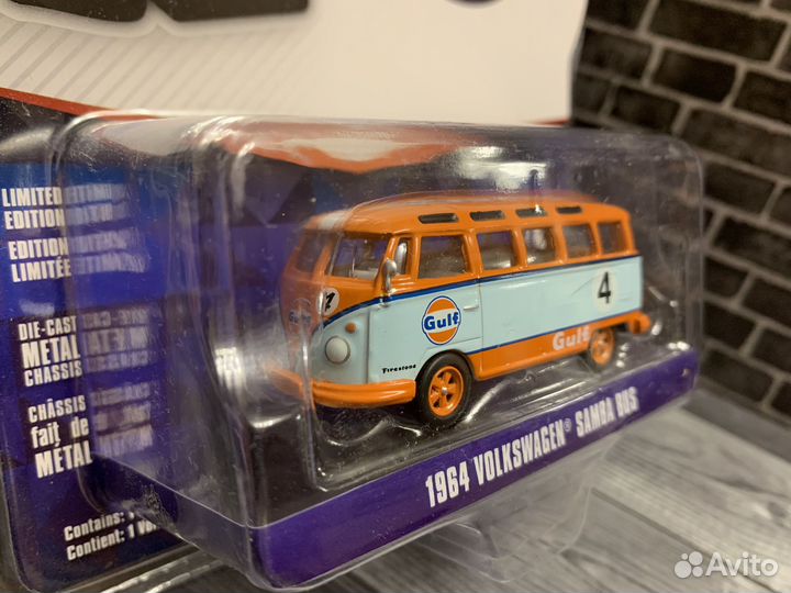 Greenlight 1/64 Volkswagen Bus gulf