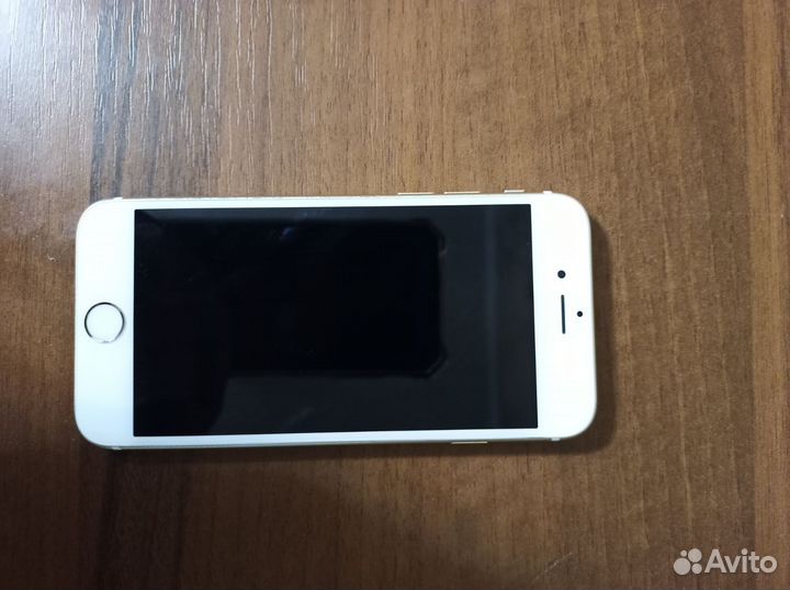 Телефон iPhone 6s