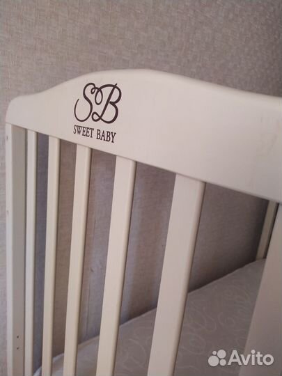 Детская кроватка с матрасом