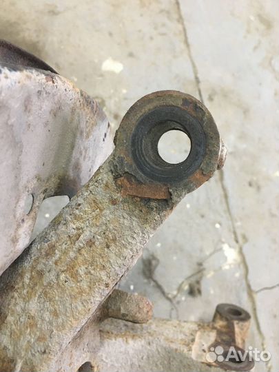 Кулак поворотный передний левый Mazda CX 7