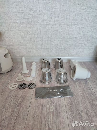 Мясорубка электрическая Bork M401