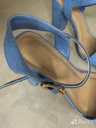 Босоножки, каблуки женские