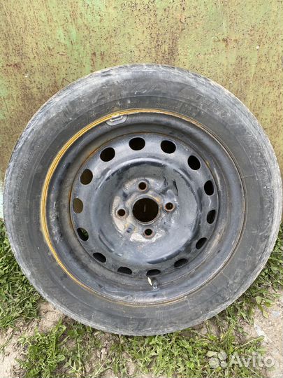 Accelera 651 2.25/4.5 R14
