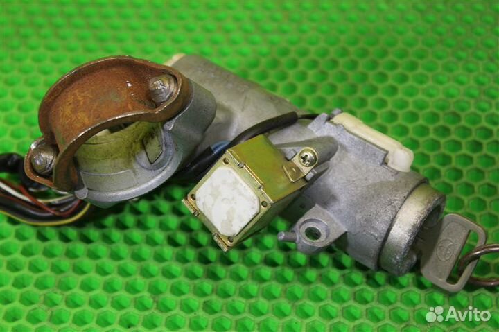 Замок зажигания Toyota Corolla Spacio AE111 4A-FE
