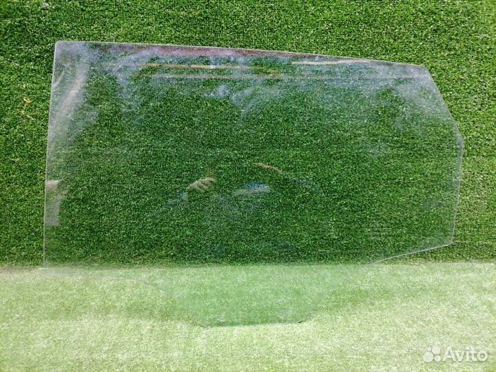 Стекло двери заднее левое Kia Rio QB 2011-2017