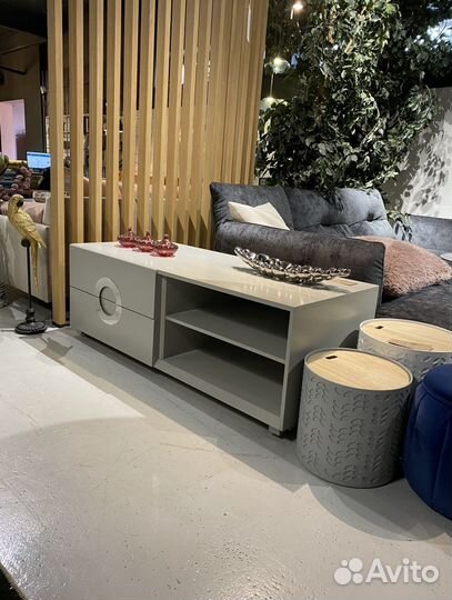 Тумба дизайнерская в наличии