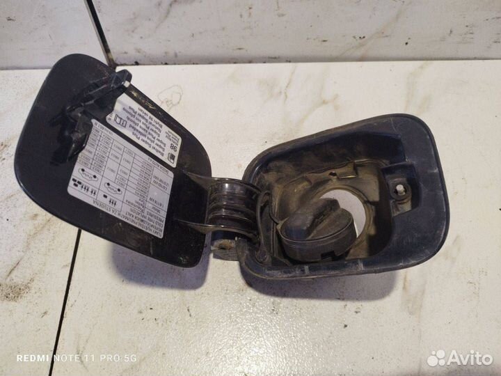 Лючок топливного бака Skoda Octavia 2 (A5) рест