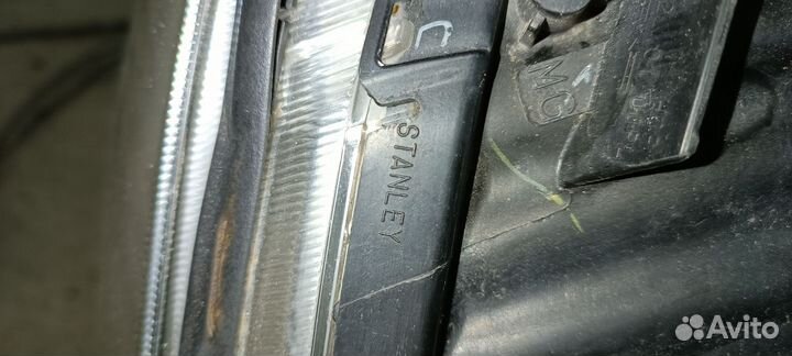 Фары Mitsubishi pajero sport 2