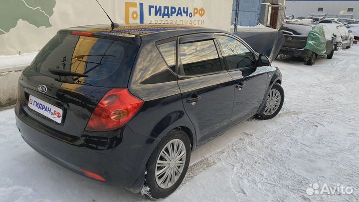 Дефлектор воздушный правый Kia Ceed (ED) 974901H00