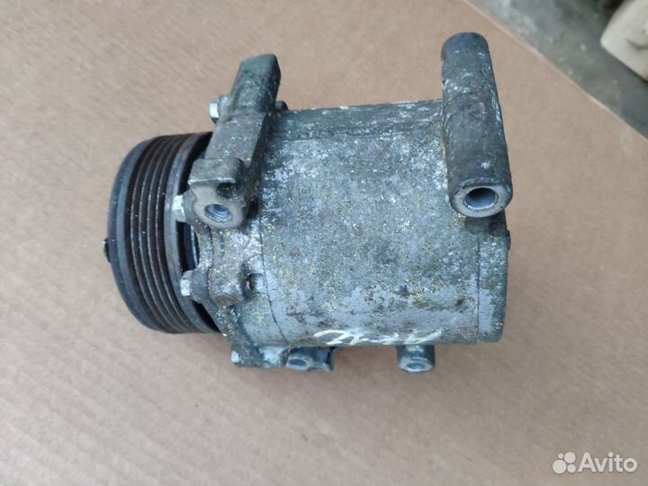 Компрессор кондиционера Mitsubishi Carisma 1