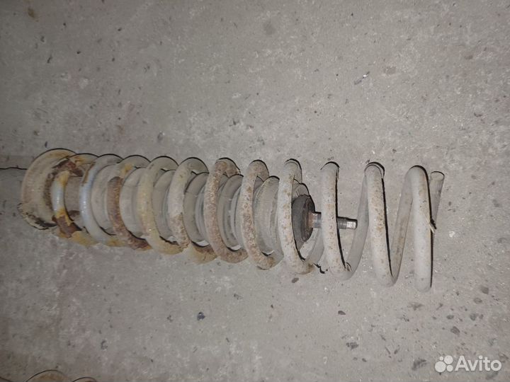 Стойки амортизатора задние на ваз 2112