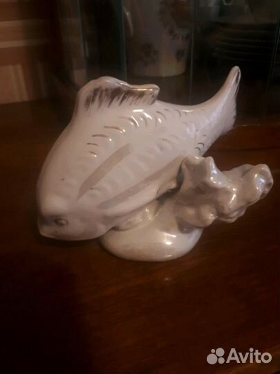 Фарфоровая статуэтка 