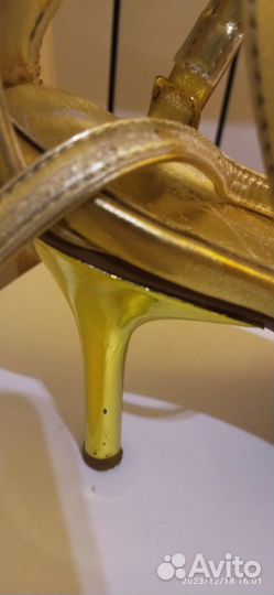 Туфли босоножки золотые 39