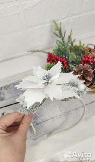 Ободок новогодний Пуансеттия