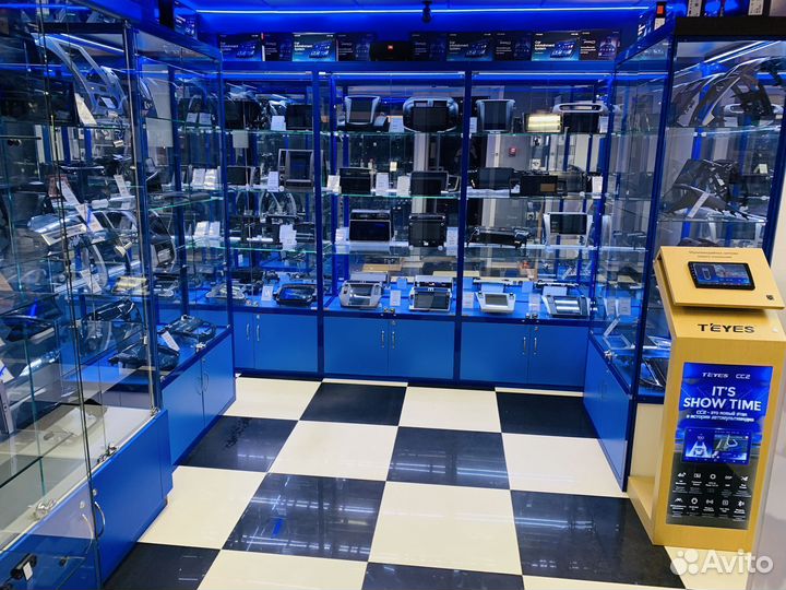 Новая автомагнитола с выдвижным сенсорным экраном