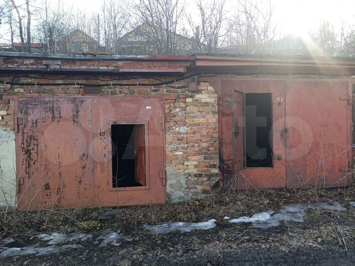 Гараж, > 30 м²