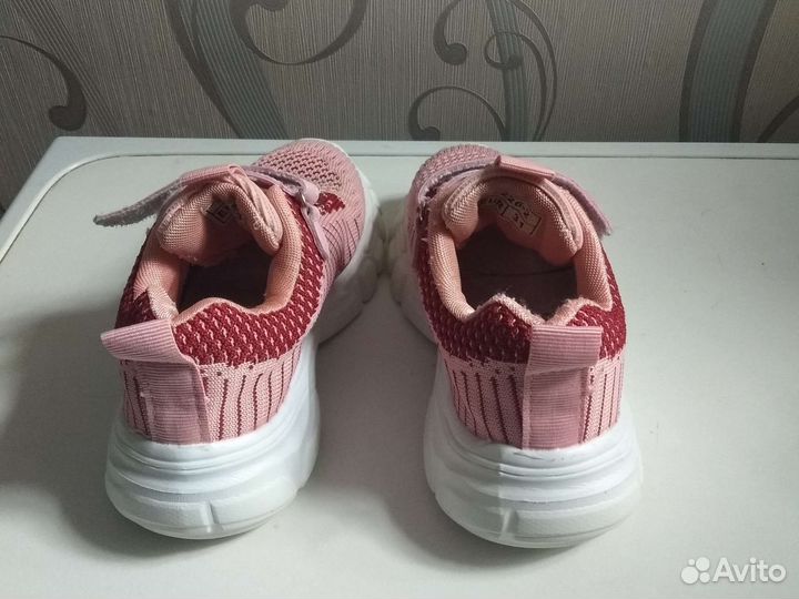 Кроссовки для девочки