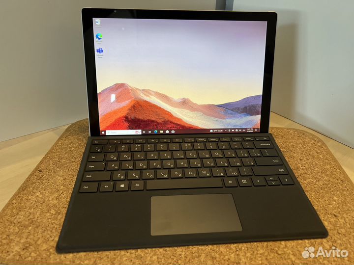 Microsoft Surface Pro 7 I5/8Gb+Keyboard как Новый