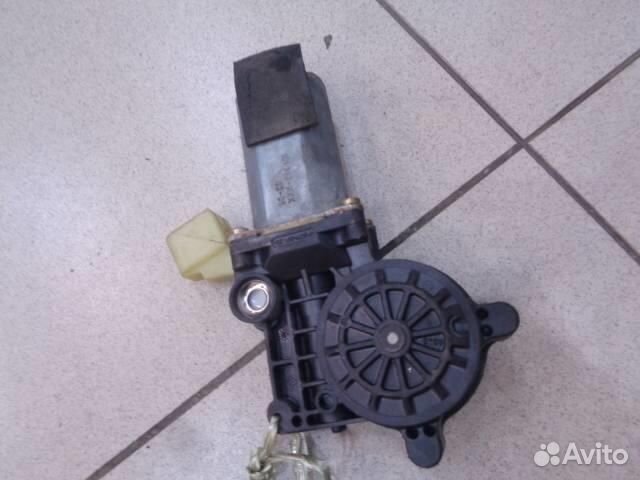 Моторчик стеклоподъемника передний левый Volvo XC