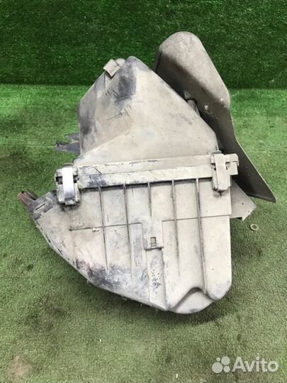 Корпус воздушного фильтра Audi A4 B5 ADR 1.8 1996