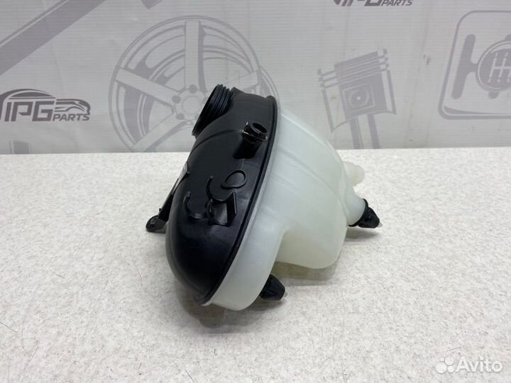 Расширительный бачок Mercedes S W222 A2225000949