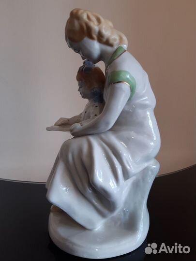 Статуэтка фарфоровая 