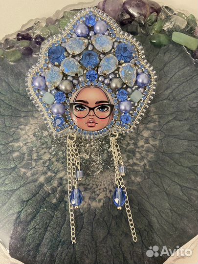 Брошь «Матрёшка» в синем,голубом цвете