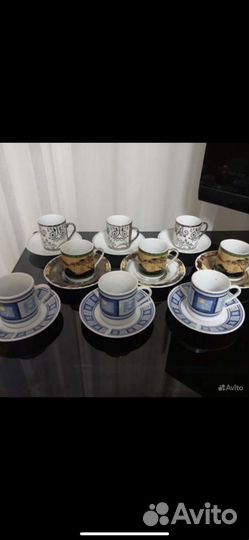 Кофейные чашки с блюдцами