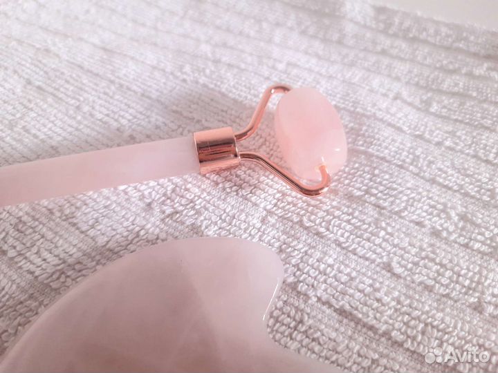 Роликовый массажер для лица скребок гуаша