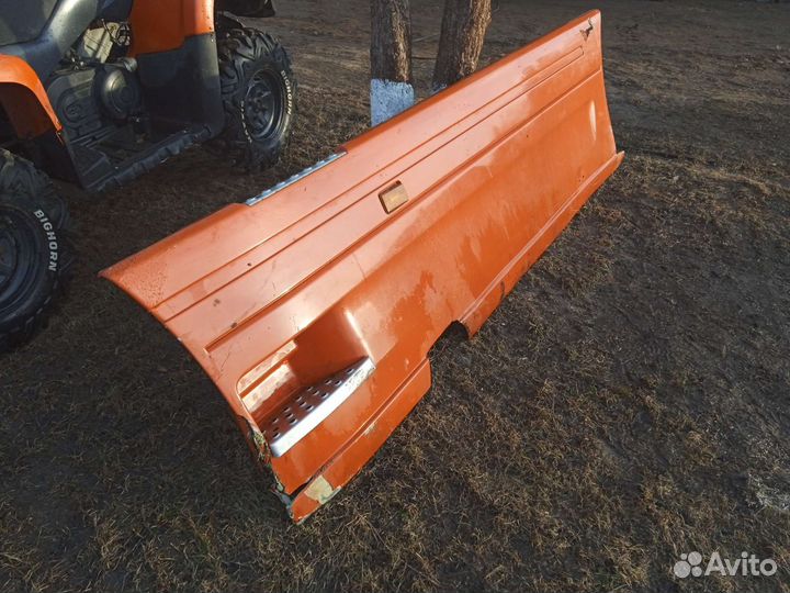 Спойлер боковой левый