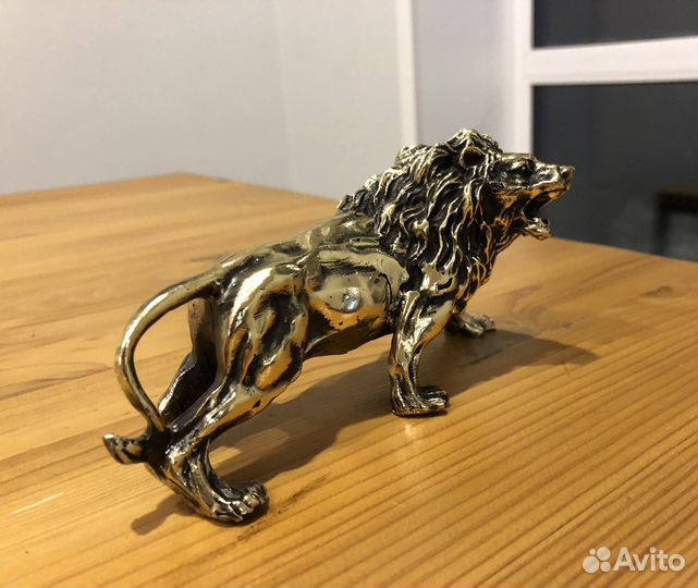 Бронзовая статуэтка Лев