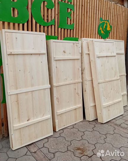 Дверь деревянная входная