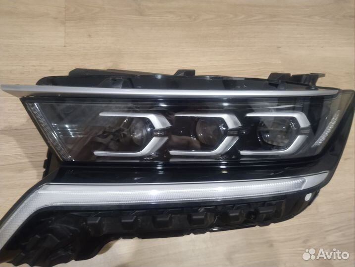 Фара левая Kia Sorento 4 92101P2120